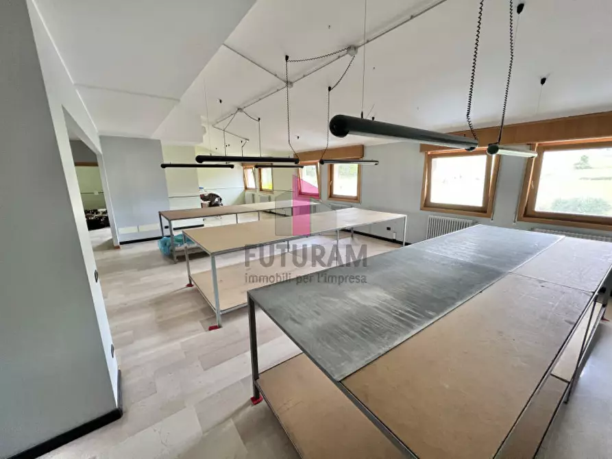 Immagine 23 di Negozio in affitto  in VIA NONIS a Marostica