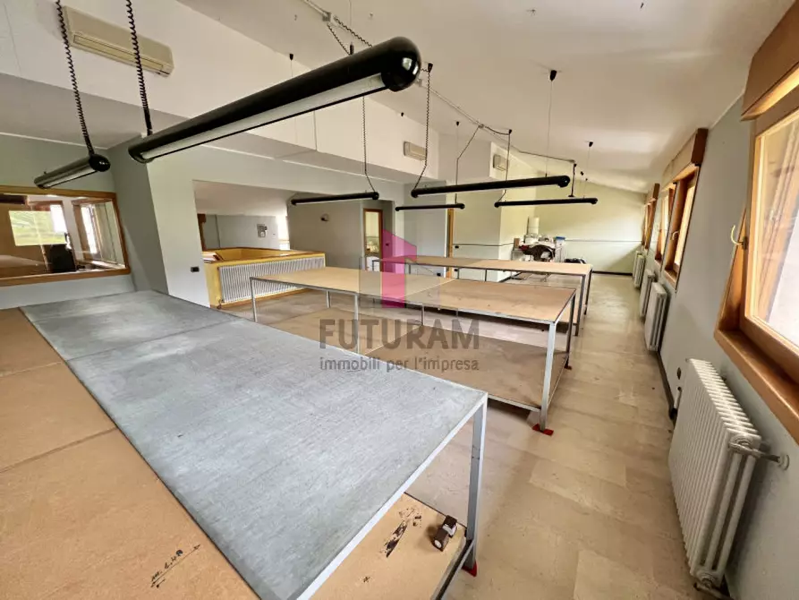 Immagine 25 di Negozio in affitto  in VIA NONIS a Marostica