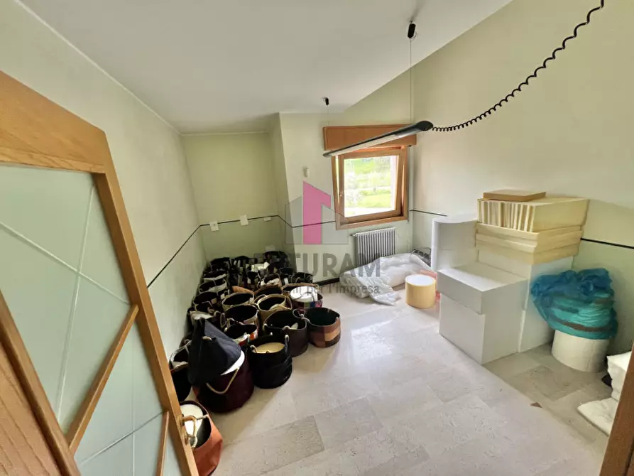 Immagine 30 di Negozio in affitto  in VIA NONIS a Marostica