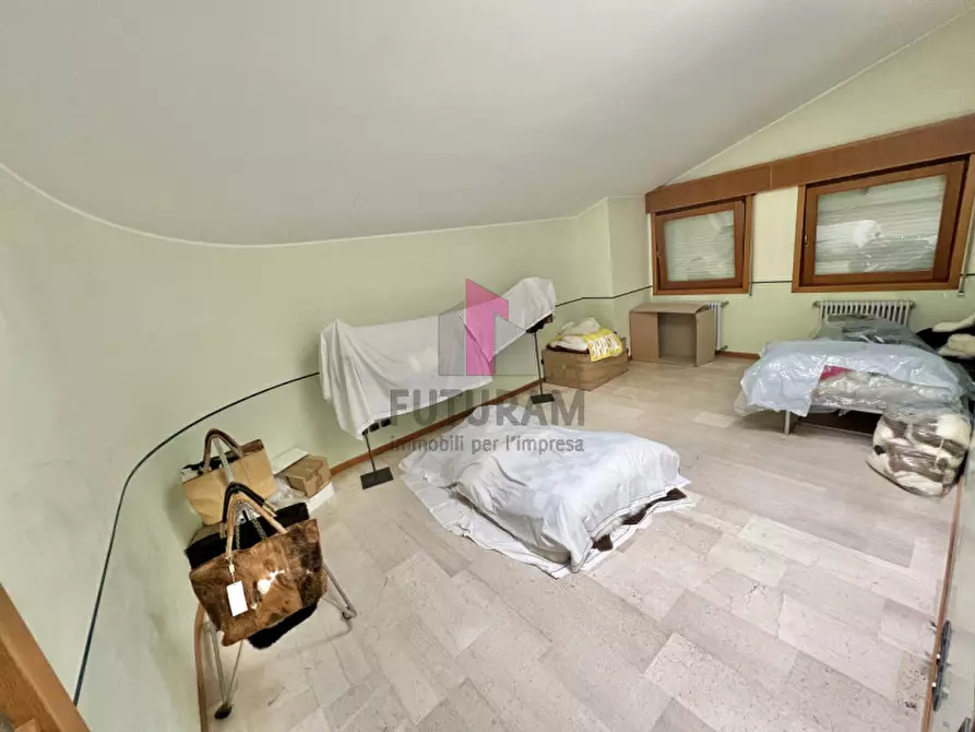 Immagine 31 di Negozio in affitto  in VIA NONIS a Marostica