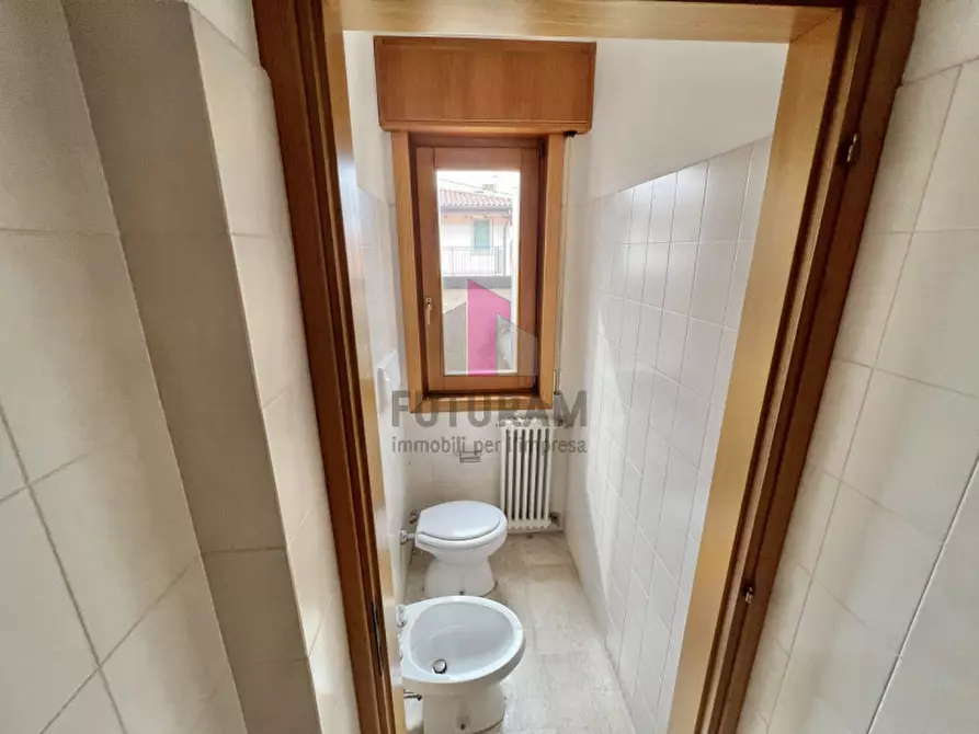 Immagine 36 di Negozio in affitto  in VIA NONIS a Marostica