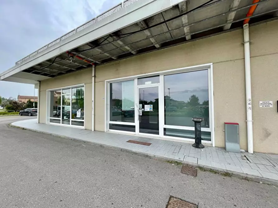 Immagine 7 di Negozio in affitto  in Via Limidi a Soliera