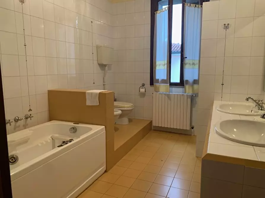 Immagine 6 di Appartamento in vendita  a Ficarolo