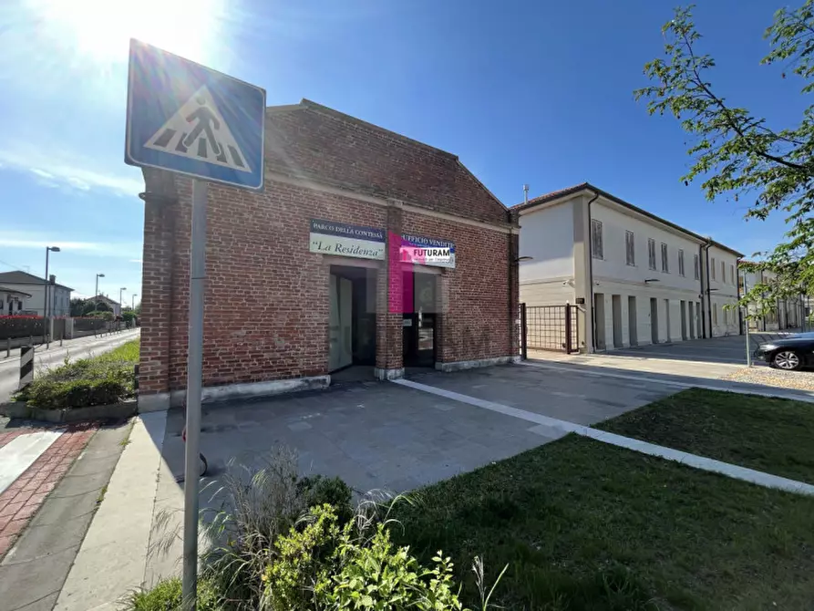 Immagine 8 di Negozio in vendita  in viale Camerini a Piazzola Sul Brenta