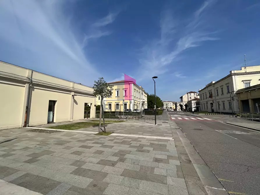 Immagine 13 di Negozio in vendita  in viale Camerini a Piazzola Sul Brenta