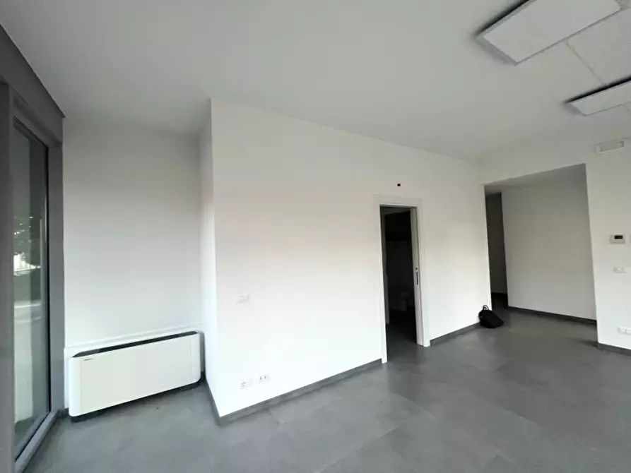 Immagine 30 di Ufficio in affitto  in via camerini a Piazzola Sul Brenta