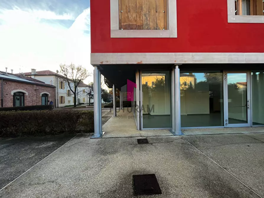 Immagine 39 di Ufficio in affitto  in via camerini a Piazzola Sul Brenta