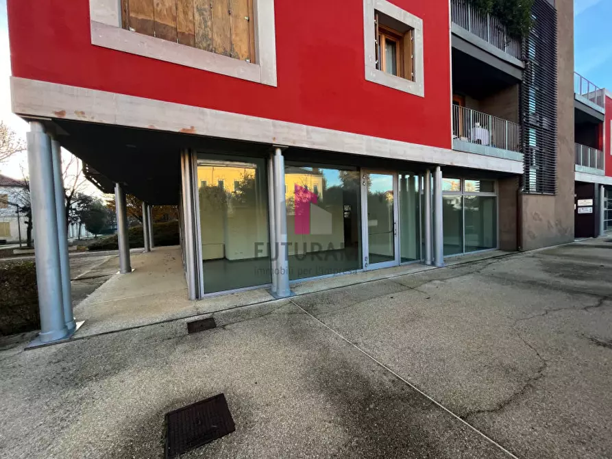 Immagine 40 di Ufficio in affitto  in via camerini a Piazzola Sul Brenta