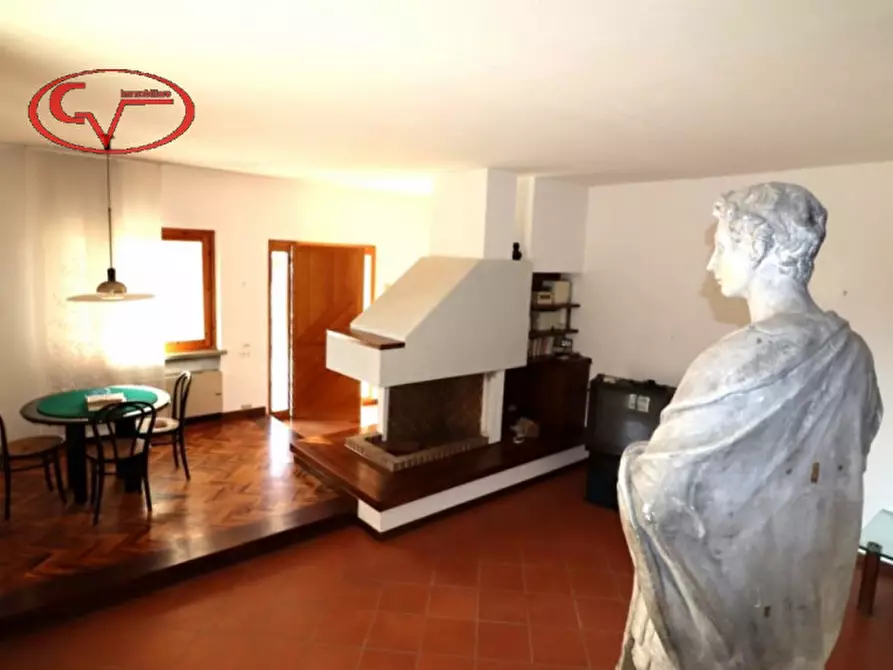 Immagine 8 di Villa in vendita  in via perelli a Bucine