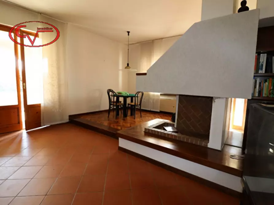 Immagine 10 di Villa in vendita  in via perelli a Bucine