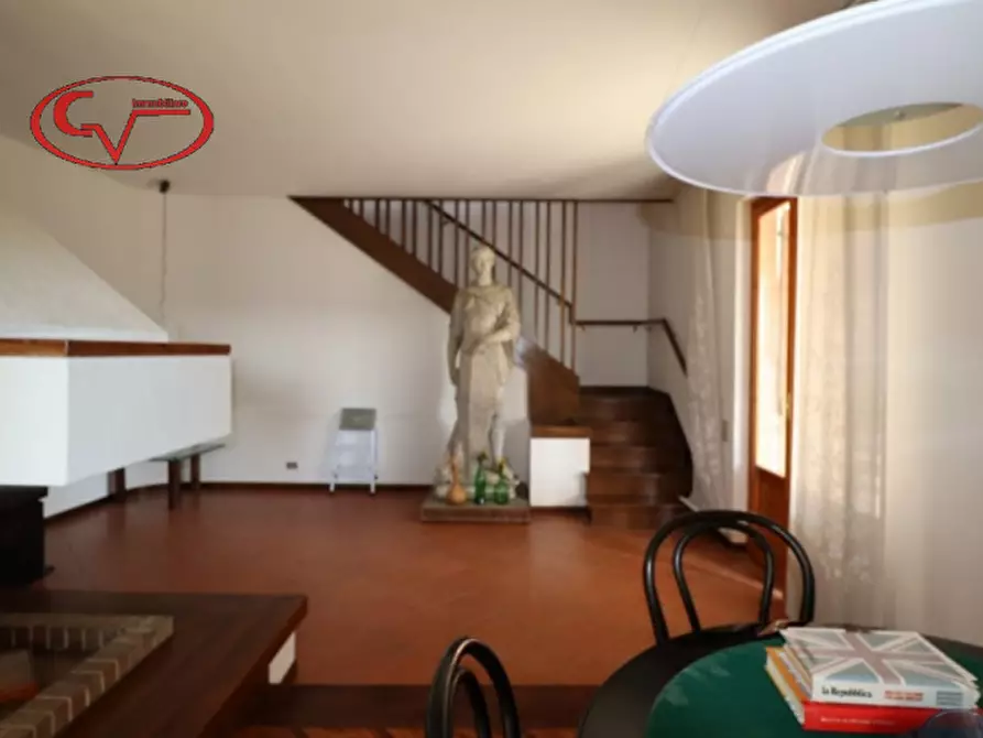 Immagine 12 di Villa in vendita  in via perelli a Bucine