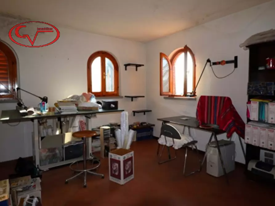 Immagine 14 di Villa in vendita  in via perelli a Bucine