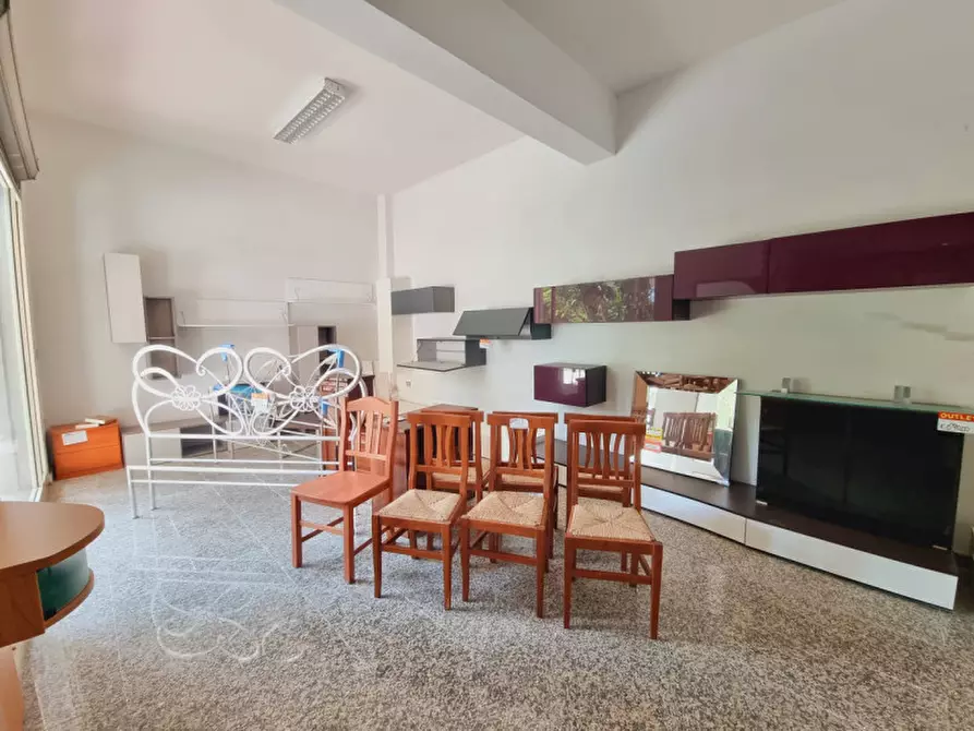 Immagine 3 di Magazzino in vendita  in via padre popieluszko a Pace Del Mela