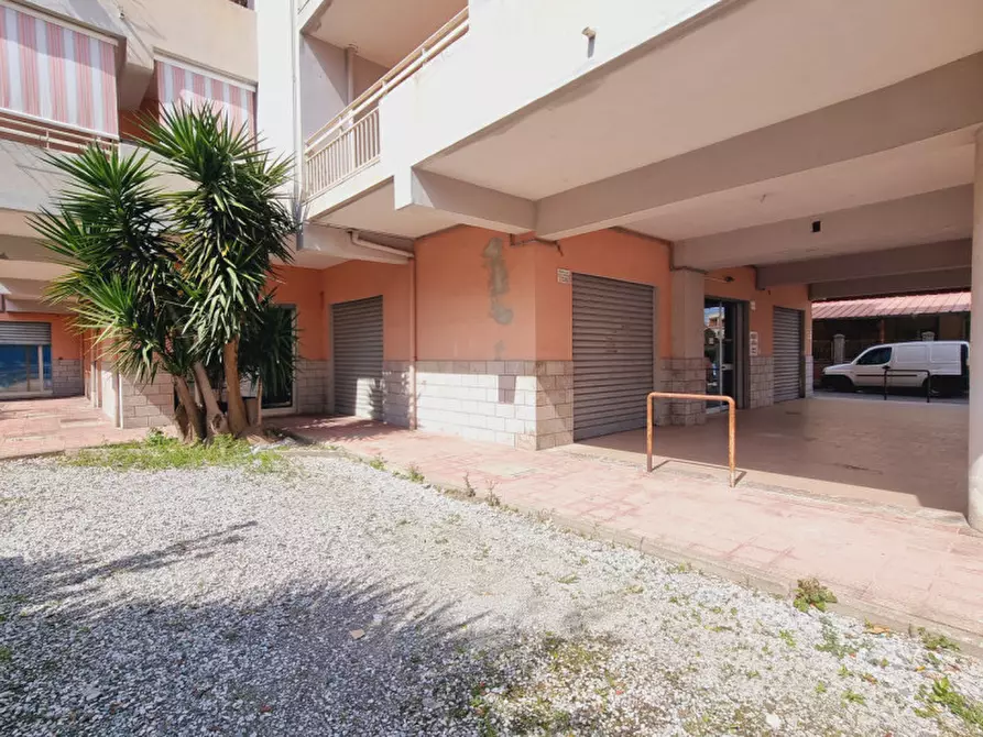 Immagine 9 di Magazzino in vendita  in via padre popieluszko a Pace Del Mela