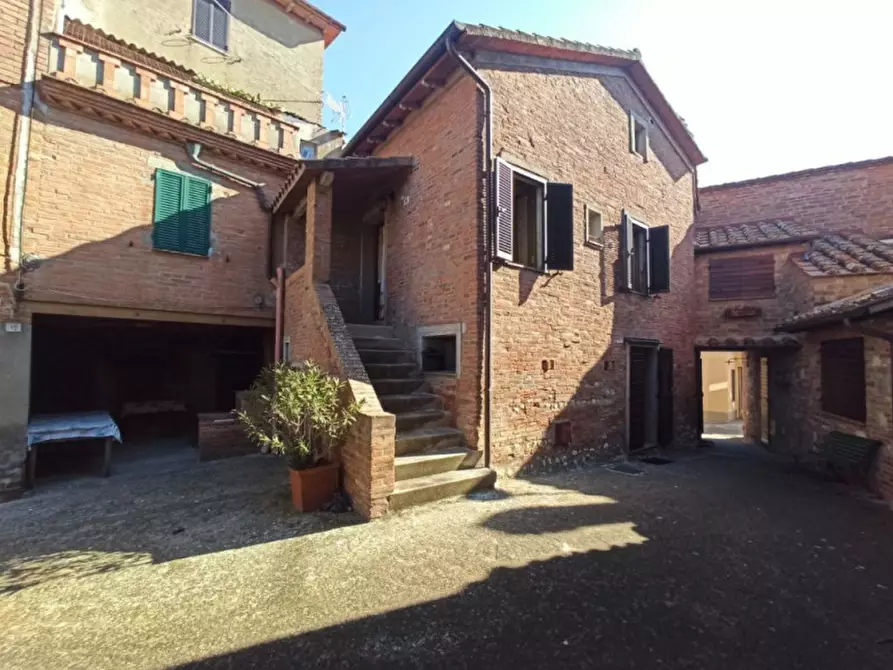 Immagine 1 di Appartamento in vendita  in Via Roma a Castiglione Del Lago