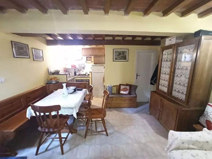 Immagine 4 di Appartamento in vendita  in Via Roma a Castiglione Del Lago