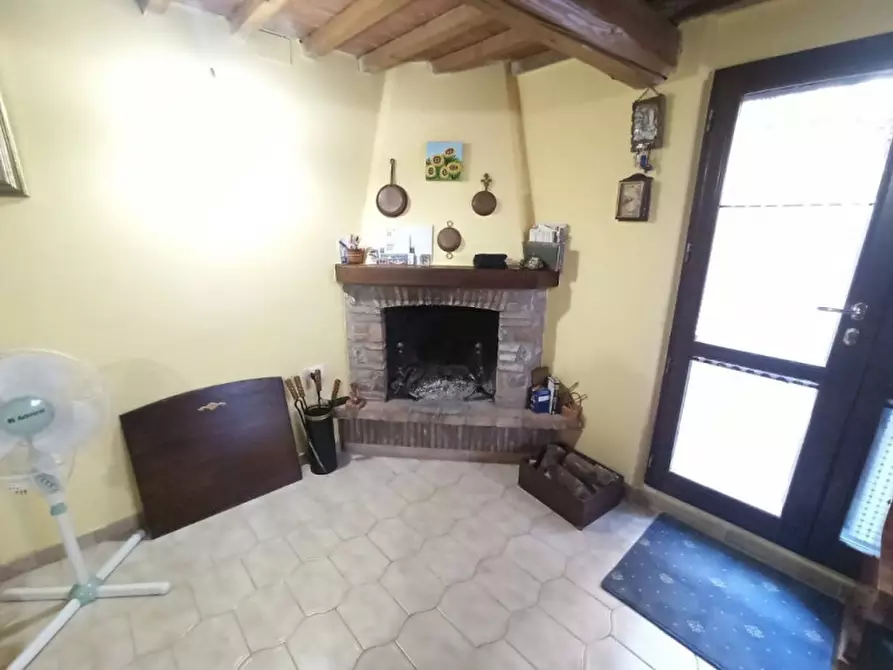 Immagine 6 di Appartamento in vendita  in Via Roma a Castiglione Del Lago