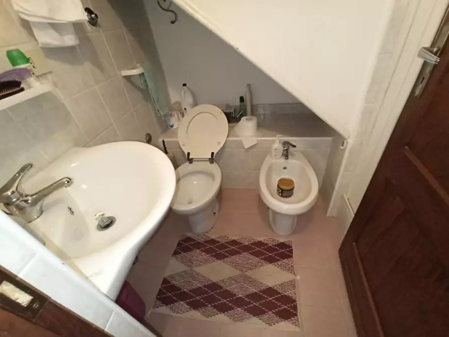 Immagine 13 di Appartamento in vendita  in Via Roma a Castiglione Del Lago