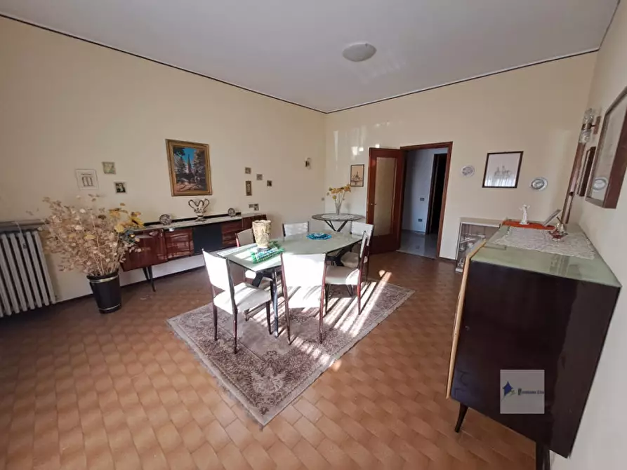 Immagine 27 di Villa in vendita  in Via Ronchi a Robecchetto Con Induno