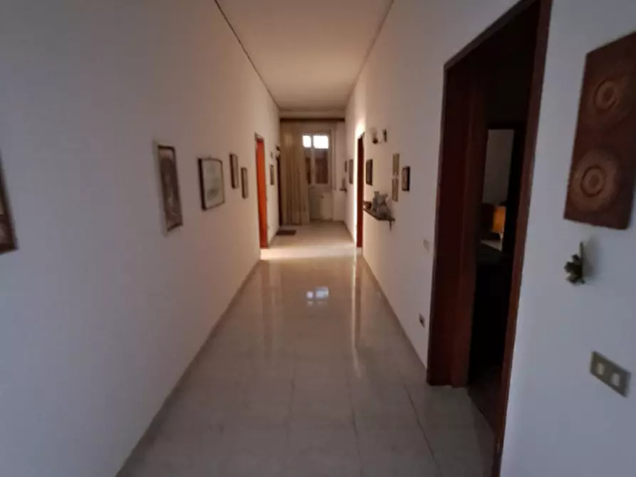 Immagine 28 di Villa in vendita  in Via Ronchi a Robecchetto Con Induno