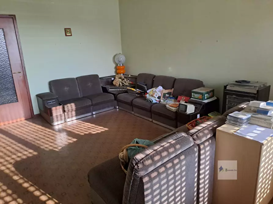 Immagine 42 di Villa in vendita  in Via Ronchi a Robecchetto Con Induno