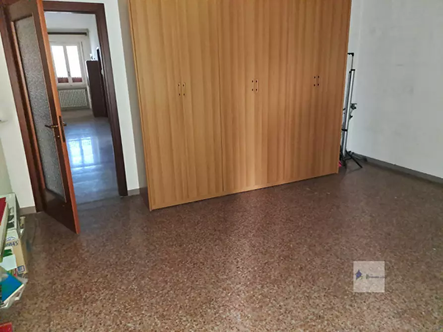 Immagine 43 di Villa in vendita  in Via Ronchi a Robecchetto Con Induno