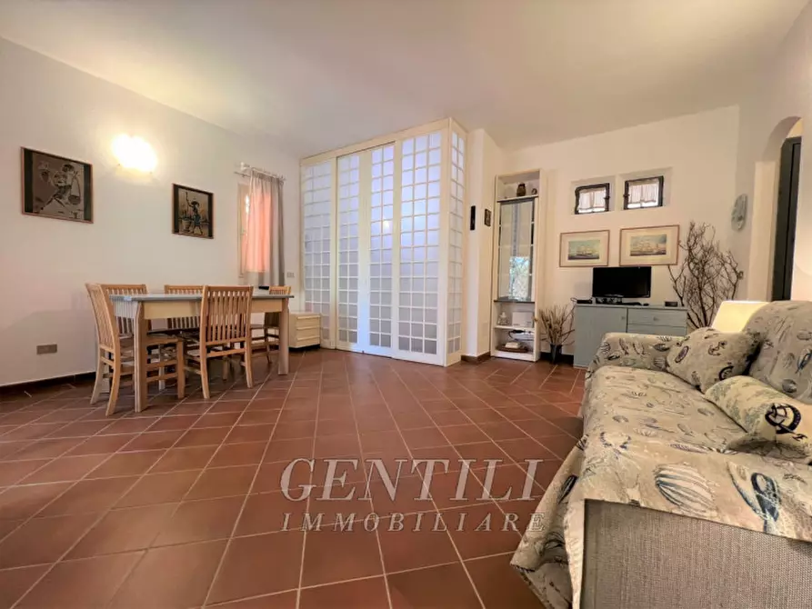 Immagine 3 di Appartamento in vendita  in Cala dei Ginepri a Arzachena