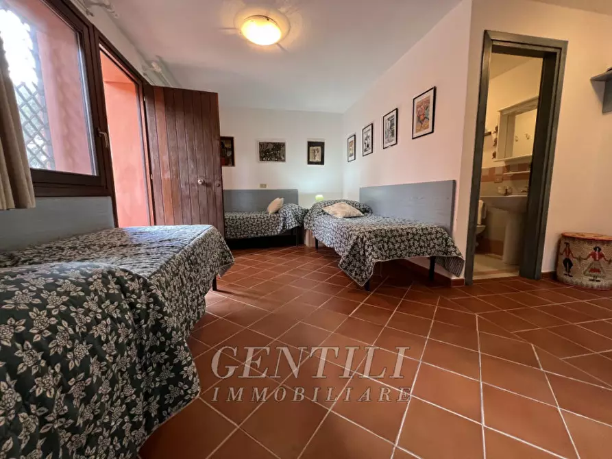 Immagine 10 di Appartamento in vendita  in Cala dei Ginepri a Arzachena