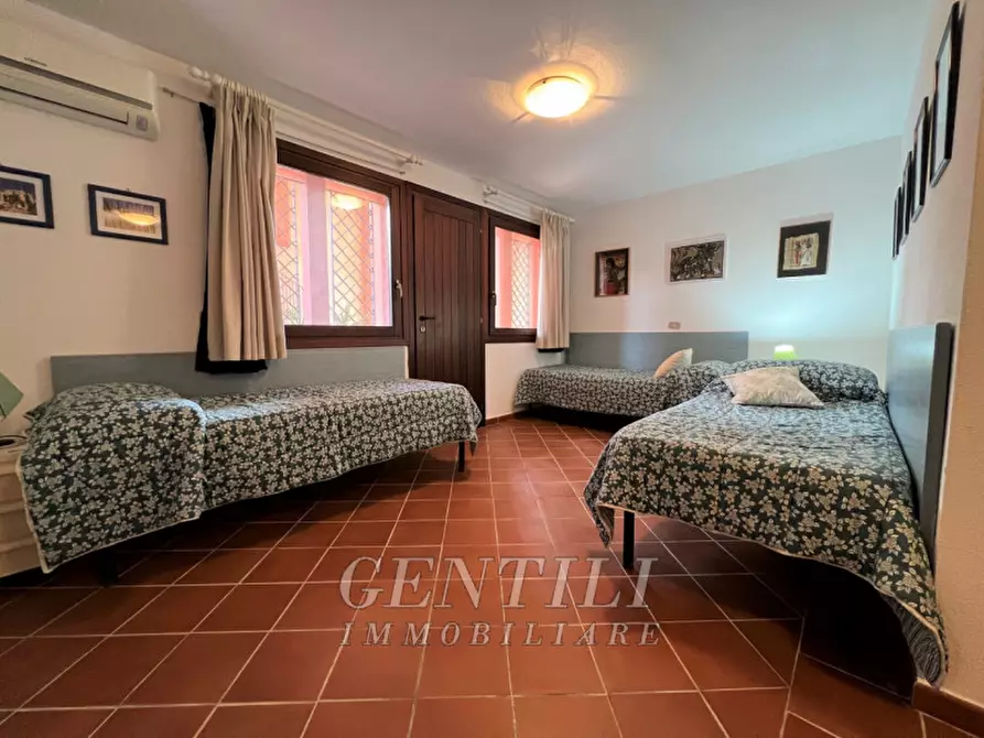 Immagine 11 di Appartamento in vendita  in Cala dei Ginepri a Arzachena