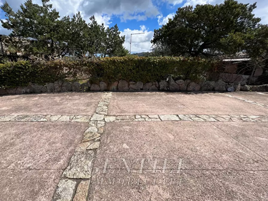 Immagine 18 di Appartamento in vendita  in Cala dei Ginepri a Arzachena