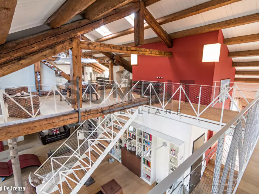 Immagine 1 di Loft/Open space in vendita  in Schio a Schio