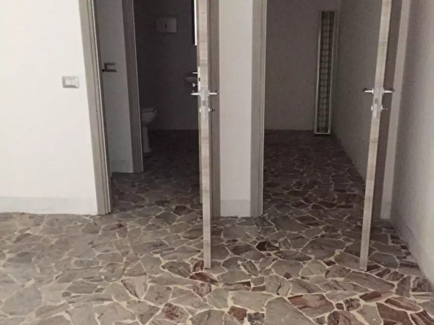 Immagine 6 di Negozio in affitto  in Via Aravecchia n. 17 a Sassuolo