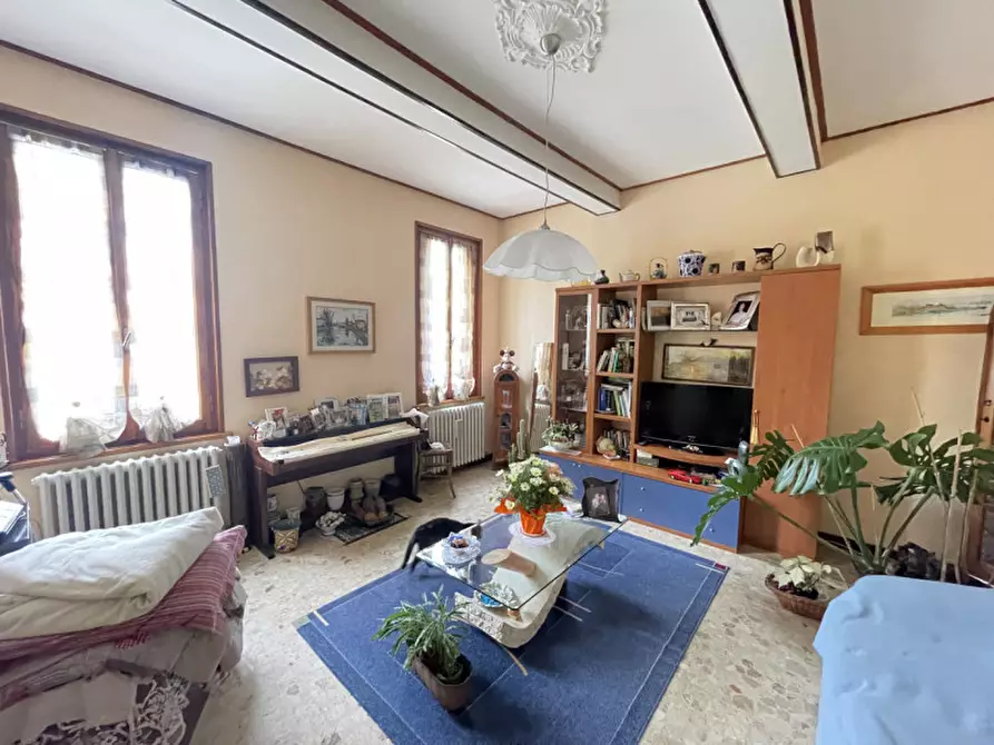 Immagine 4 di Casa indipendente in vendita  a Suzzara