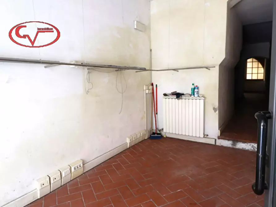 Immagine 2 di Negozio in vendita  in Via Roma a Montevarchi