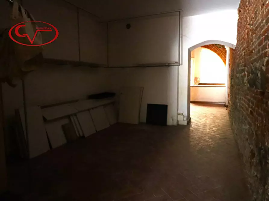 Immagine 4 di Negozio in vendita  in Via Roma a Montevarchi