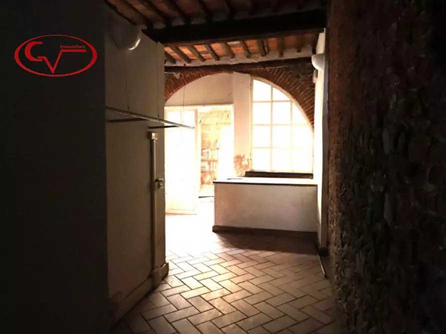 Immagine 5 di Negozio in vendita  in Via Roma a Montevarchi