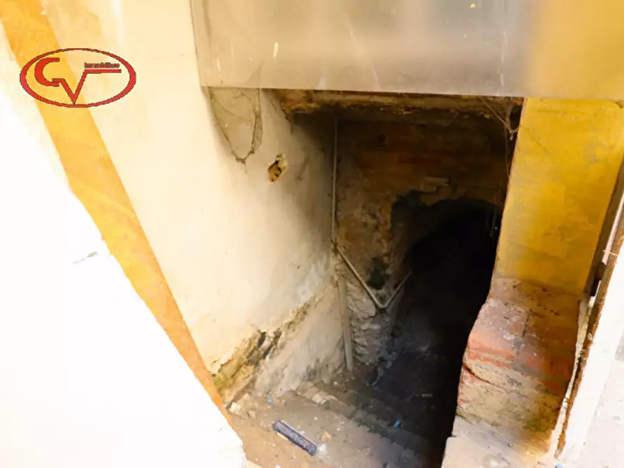 Immagine 15 di Negozio in vendita  in Via Roma a Montevarchi