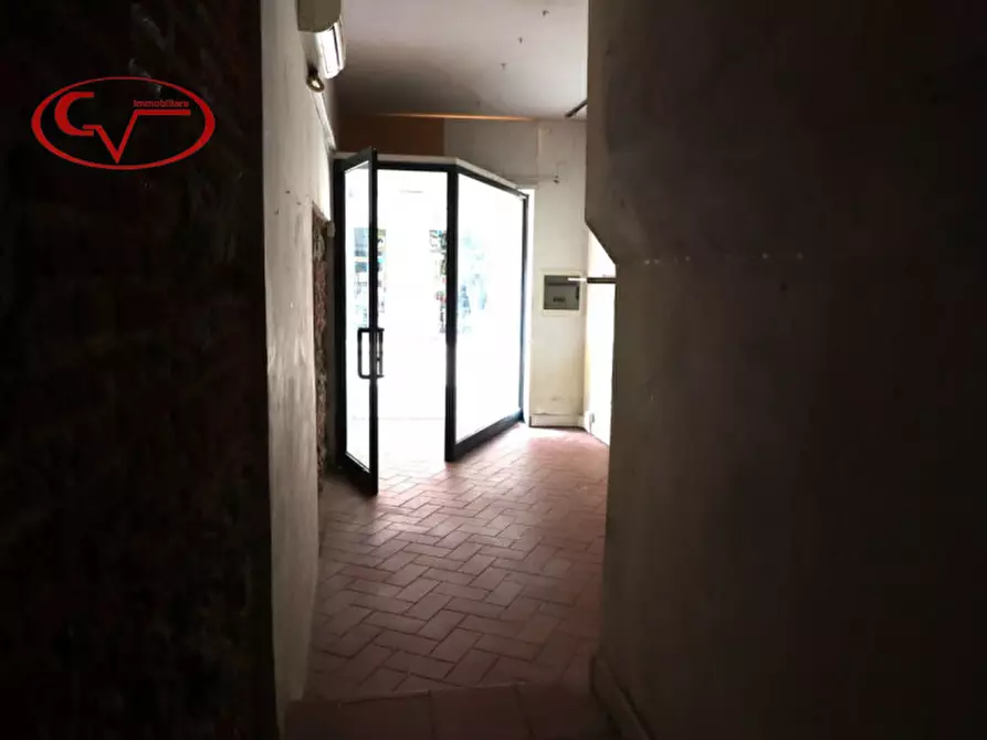 Immagine 16 di Negozio in vendita  in Via Roma a Montevarchi
