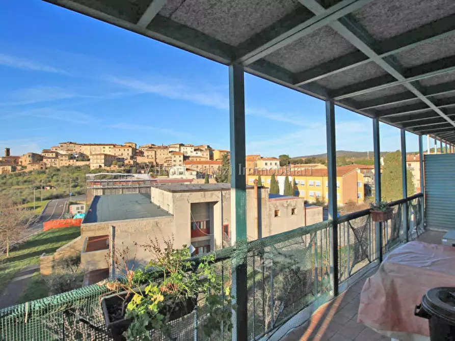 Immagine 1 di Appartamento in vendita  in Via Ugo Foscolo a Rapolano Terme