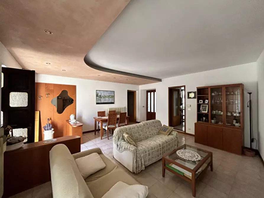 Immagine 5 di Rustico / casale in vendita  in Via Dante Alighieri a Cormons