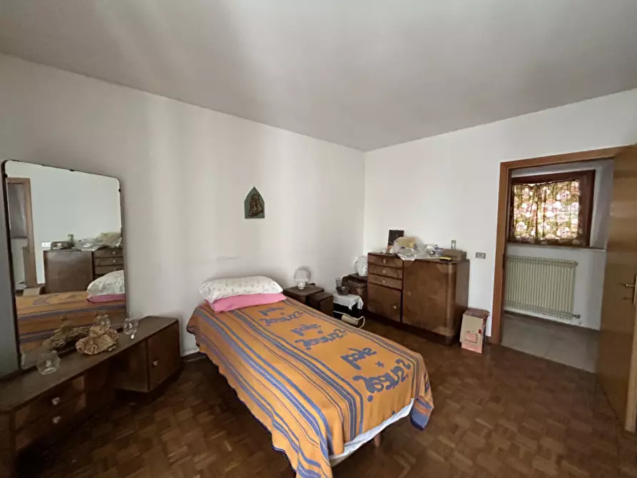 Immagine 10 di Rustico / casale in vendita  in Via Dante Alighieri a Cormons