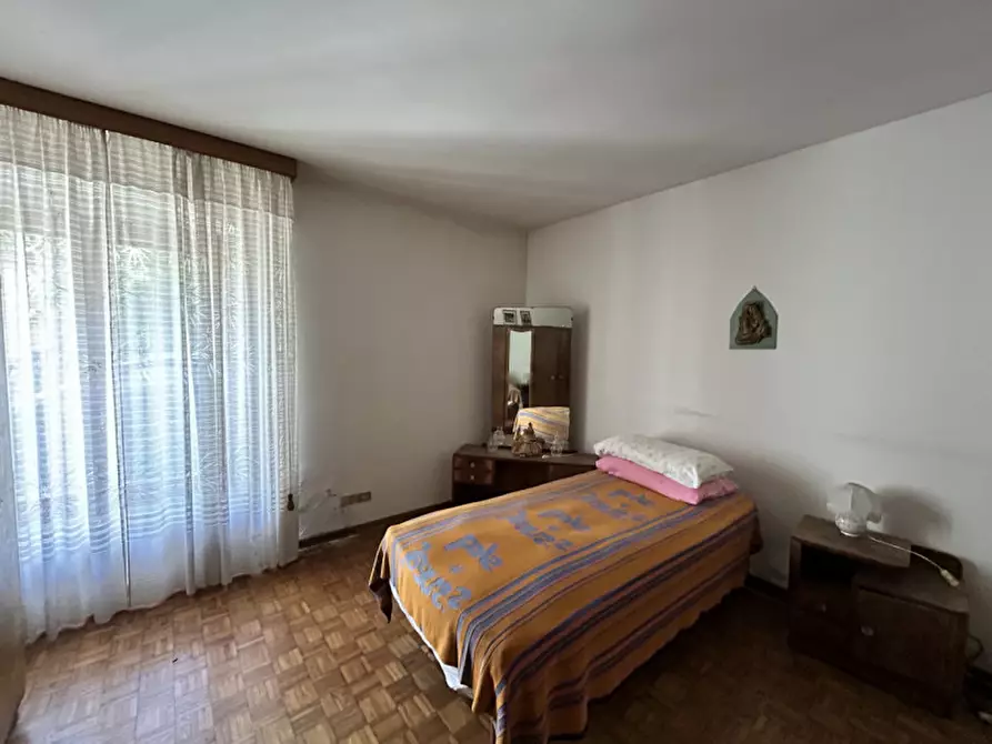 Immagine 11 di Rustico / casale in vendita  in Via Dante Alighieri a Cormons