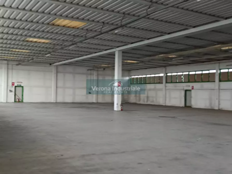 Immagine 3 di Capannone industriale in affitto  in Via Merle a Isola Rizza