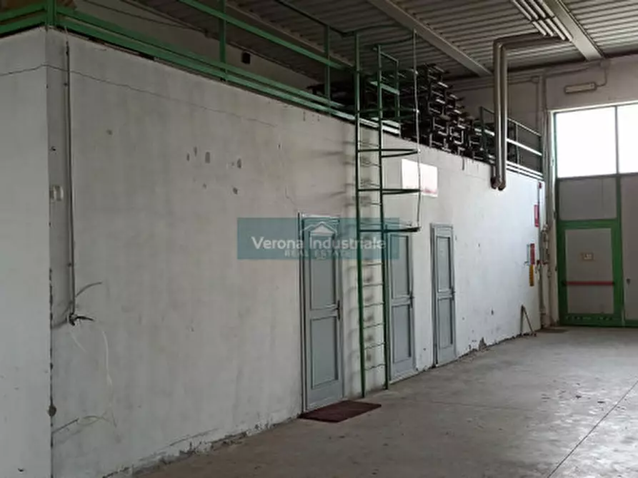 Immagine 6 di Capannone industriale in affitto  in Via Merle a Isola Rizza