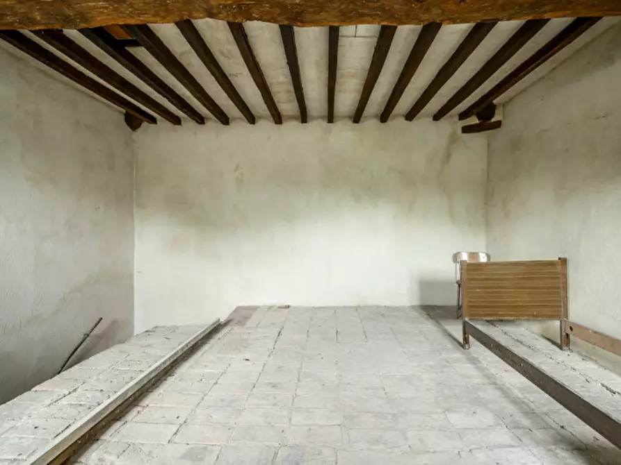 Immagine 37 di Rustico / casale in vendita  in ca Paolini a Medesano