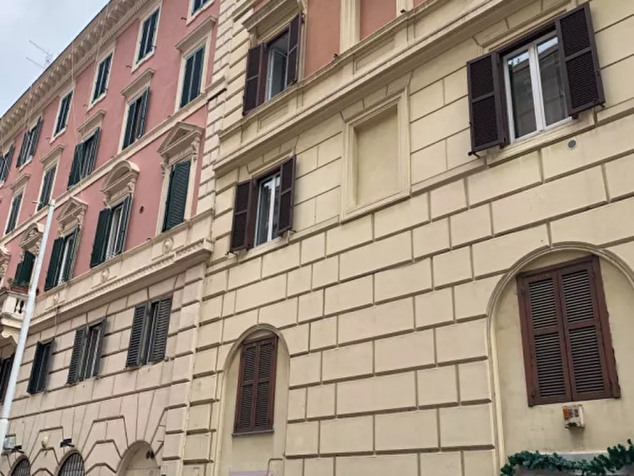 Immagine 1 di Negozio in affitto  in via basento a Roma