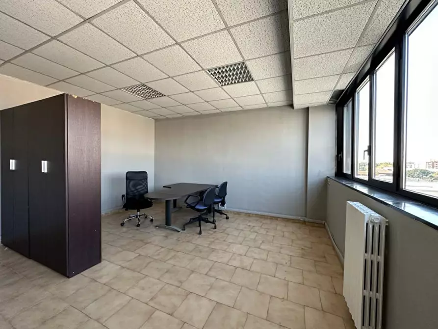 Immagine 2 di Ufficio in affitto  in Via Volta a Corsico
