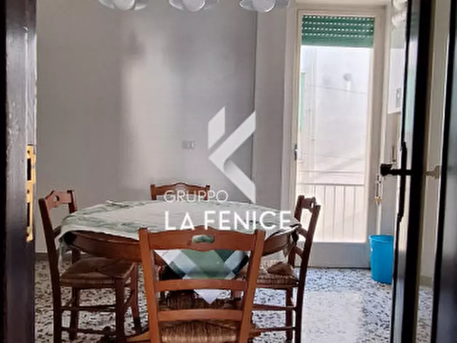 Immagine 11 di Appartamento in vendita  in via Martina Franca a Locorotondo
