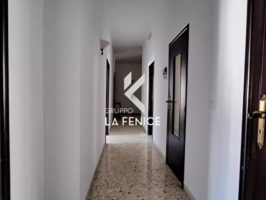 Immagine 21 di Appartamento in vendita  in via Martina Franca a Locorotondo