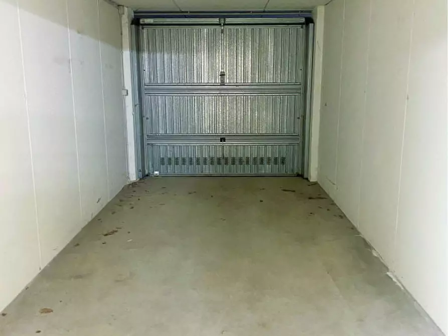 Immagine 2 di Magazzino in vendita  in via San Pio X 34/a a Castelfranco Veneto